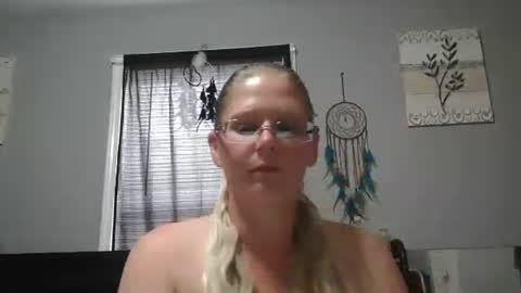 JadeLuv online show from October 25, 2025, 6:13 pm