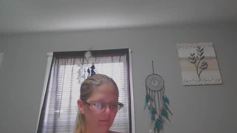 JadeLuv online show from April 10, 2026, 5:17 pm