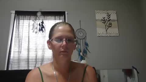 JadeLuv online show from July 5, 2026, 3:52 pm