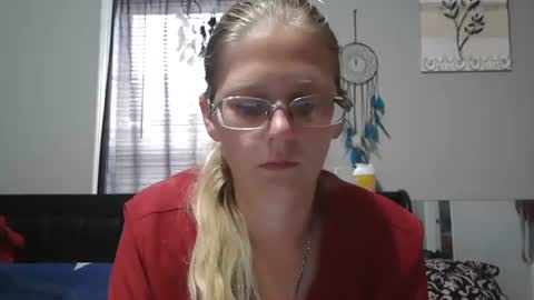 JadeLuv online show from July 16, 2026, 5:52 pm