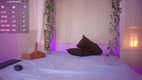 Snapshot of jademuller_ chatting on September 9, 2025, 8:08 pm JADE online show from September 9, 2025, 8:08 pm