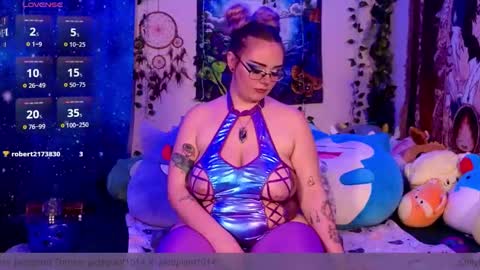 jadeplant online show from November 22, 2025, 11:37 pm