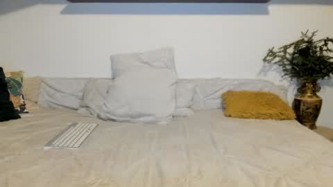 elena online show from December 22, 2024, 2:39 am