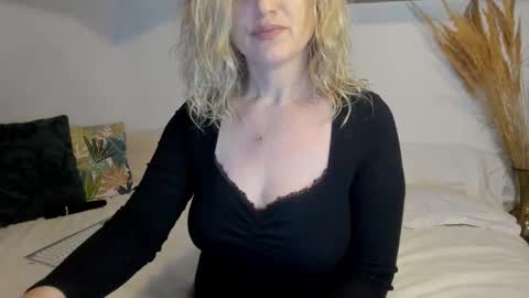 elena online show from March 2, 2026, 2:58 am