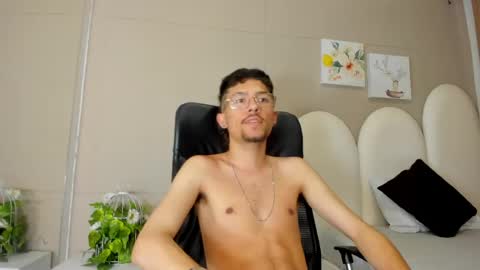 Snapshot of jake_miller__ chatting on May 15, 2026, 7:32 pm Jake online show from May 15, 2026, 7:32 pm