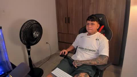 Snapshot of jake_pons chatting on May 6, 2026, 7:13 am Jake Pons online show from May 6, 2026, 7:13 am