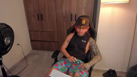 Snapshot of jake_pons chatting on May 15, 2026, 9:38 am Jake Pons online show from May 15, 2026, 9:38 am