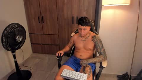 Snapshot of jake_pons chatting on May 26, 2026, 11:45 pm Jake Pons online show from May 26, 2026, 11:45 pm