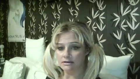 JAKKI LOUISE pornstar online show from June 18, 2026, 10:58 pm