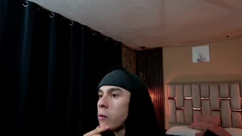 james_adamss_ online show from February 18, 2026, 11:50 am