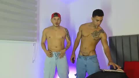 james_and_max online show from April 27, 2026, 4:10 am