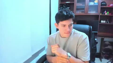 james_cr online show from February 5, 2025, 4:16 am