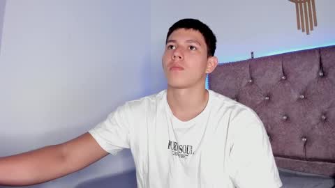 james_cr online show from February 25, 2025, 1:50 pm