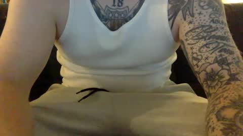 Snapshot of jamesbuilt chatting on February 19, 2025, 10:09 pm jamesbuilt online show from February 19, 2025, 10:09 pm