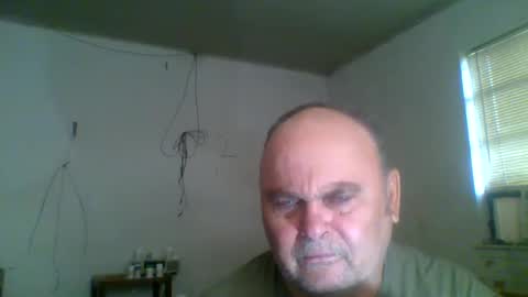 Hey online show from September 14, 2025, 2:05 pm