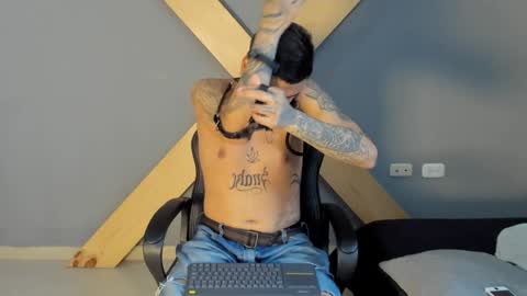 Snapshot of jamesinked_ chatting on December 6, 2024, 3:22 pm Jamesinked  online show from December 6, 2024, 3:22 pm