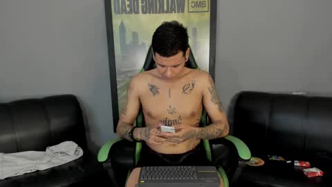 Snapshot of jamesinked_ chatting on December 7, 2024, 5:20 pm Jamesinked  online show from December 7, 2024, 5:20 pm