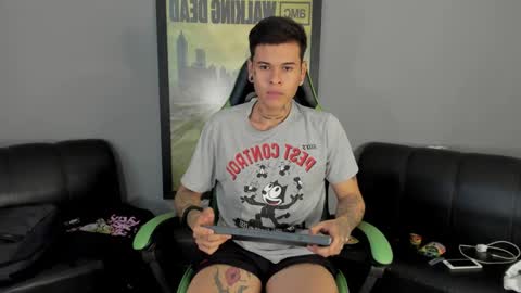 Snapshot of jamesinked_ chatting on December 15, 2024, 6:59 pm Jamesinked  online show from December 15, 2024, 6:59 pm