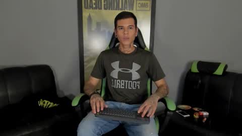 Snapshot of jamesinked_ chatting on February 10, 2025, 10:40 pm Jamesinked  online show from February 10, 2025, 10:40 pm