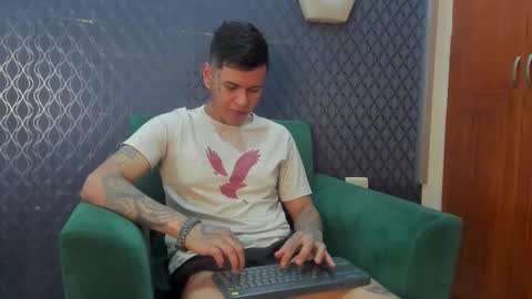 Snapshot of jamesinked_ chatting on October 6, 2025, 6:16 pm Jamesinked  online show from October 6, 2025, 6:16 pm