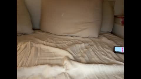 jameslarson1 online show from January 25, 2025, 2:04 am