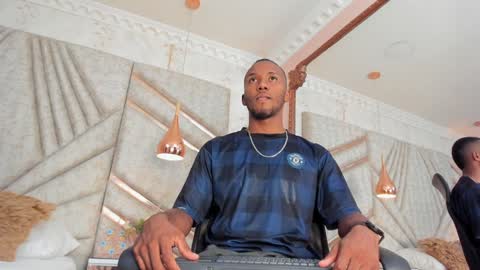 Snapshot of jamesparck chatting on January 26, 2025, 6:37 pm James online show from January 26, 2025, 6:37 pm