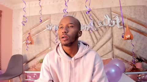 Snapshot of jamesparck chatting on February 14, 2025, 12:25 pm James online show from February 14, 2025, 12:25 pm