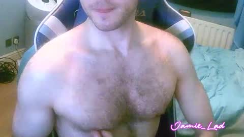 Snapshot of jamie_lad chatting on December 15, 2024, 12:17 pm Jamie online show from December 15, 2024, 12:17 pm