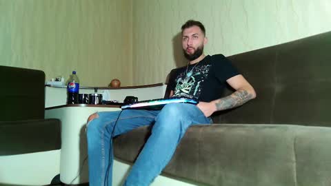 Robbie online show from February 22, 2025, 6:08 pm