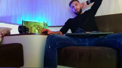 Robbie online show from March 7, 2025, 12:04 am