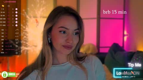 Snapshot of jane_bloempje chatting on January 4, 2025, 12:27 am Jane and sheron online show from January 4, 2025, 12:27 am