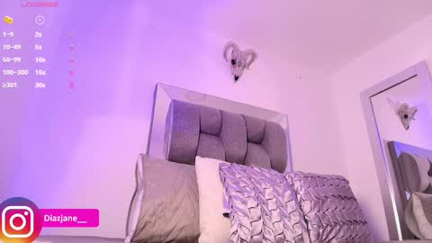 Jennifer online show from November 7, 2025, 2:44 am