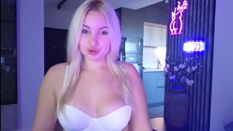 Jane online show from October 17, 2025, 2:08 pm