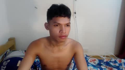 janlloyd04 online show from October 22, 2025, 7:52 am