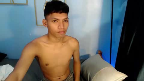 janlloyd04 online show from April 18, 2026, 12:42 pm