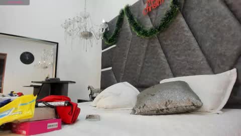 Janna online show from December 21, 2025, 3:46 am