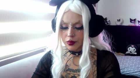 Snapshot of janna_ink chatting on February 6, 2025, 8:45 pm online show from February 6, 2025, 8:45 pm