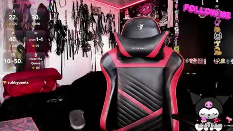 Snapshot of janna_ink chatting on September 13, 2025, 9:25 pm online show from September 13, 2025, 9:25 pm