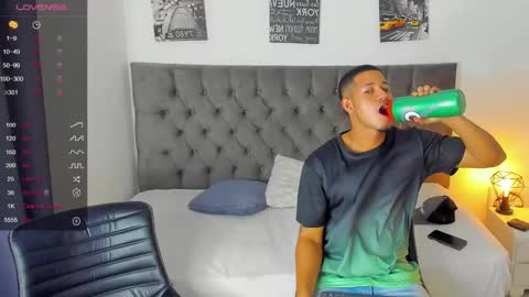 janomar01 online show from January 7, 2025, 6:24 pm