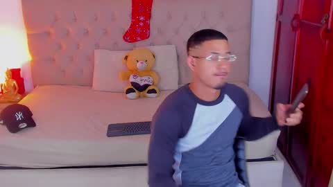 janomar01 online show from December 20, 2025, 6:48 pm