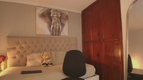 janomar01 online show from April 10, 2026, 7:40 pm