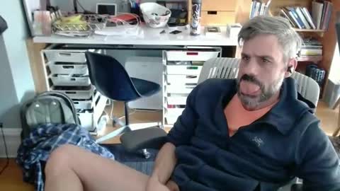 jareth_returns online show from November 1, 2025, 3:47 pm