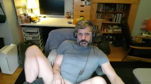 jareth_returns online show from December 14, 2025, 2:28 am