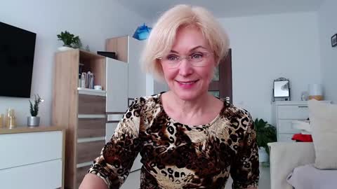 Jasmin room for people 40 online show from February 2, 2026, 12:37 pm