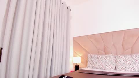 jasmin_melons online show from November 13, 2025, 4:22 am