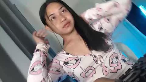 JASMINE online show from April 6, 2026, 3:26 am