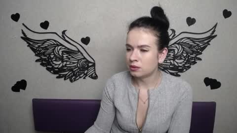 JasmineKouch online show from December 5, 2025, 6:48 pm