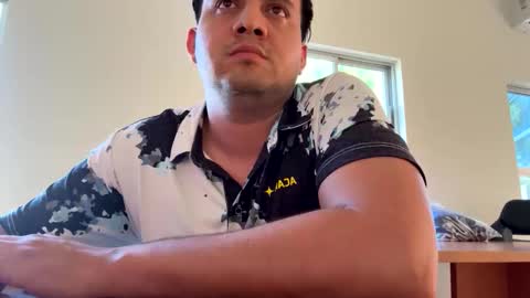 javier online show from November 17, 2025, 9:09 pm