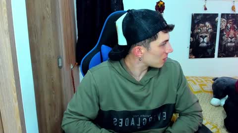 Javier online show from January 13, 2025, 8:37 pm