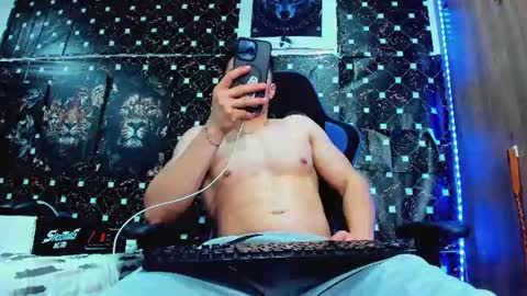 Snapshot of javiersexymann chatting on June 25, 2026, 5:12 am Javier online show from June 25, 2026, 5:12 am